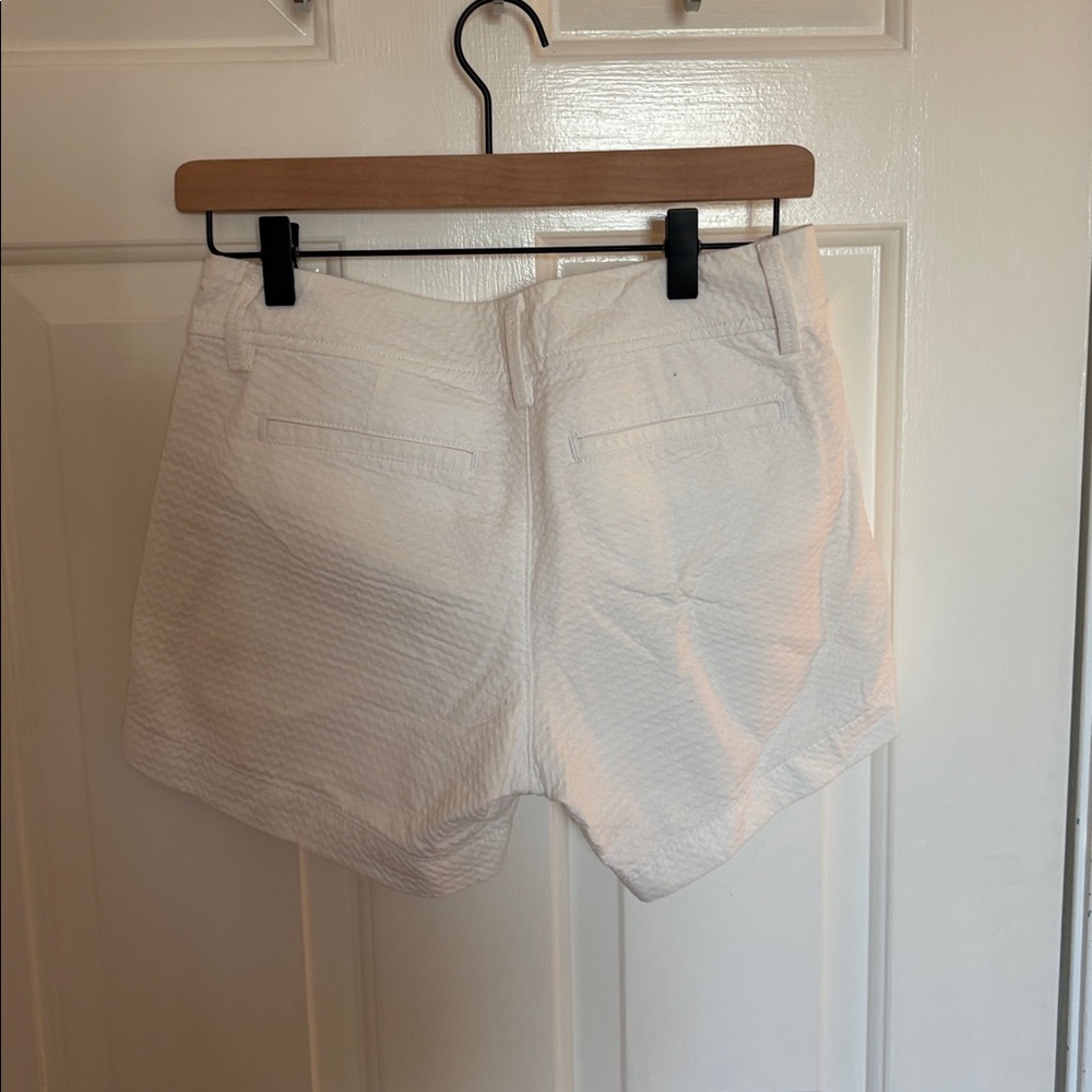 Lilly Pulitzer White Shorts - Size 0 - Picture 3 of 3